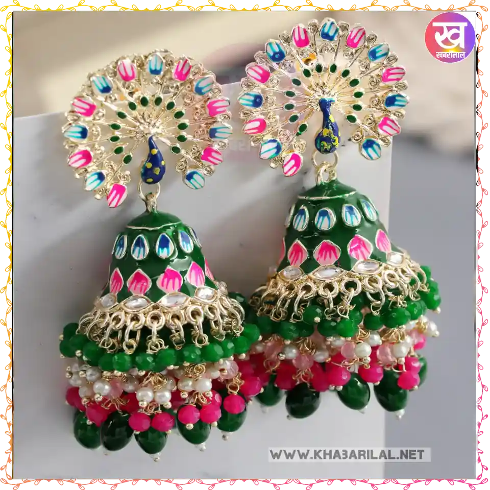 Stylish and Trendy Earrings : फैशन की दुनिया में इन स्टाइलिश और ट्रेंडीइयररिंग से मच गया धमाल