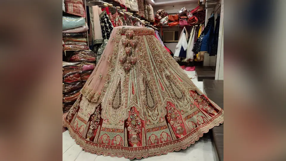 New lehenga design : सावन को स्पेशल बनाने के लिए मार्केट में आ गए ये लेटेस्ट न्यू लहंगा डिजाइन