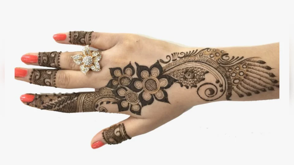 Latest Mehndi Design : सखी सहेली के साथ सजाये सावन स्पेशल मेहँदी डिजाईन