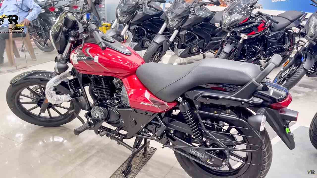 लड़को की पहली पसंद Bajaj Avenger Street 220 जिसमे आपको दमदार इंजन और जानदार परफॉर्मेंस देखने को मिलेगी