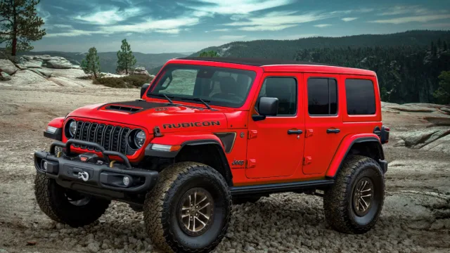 Jeep Wrangler ने दिखा दी thar को उसकी औकात जाने ब्रांडेड फीचर्स और लग्जरी लुक