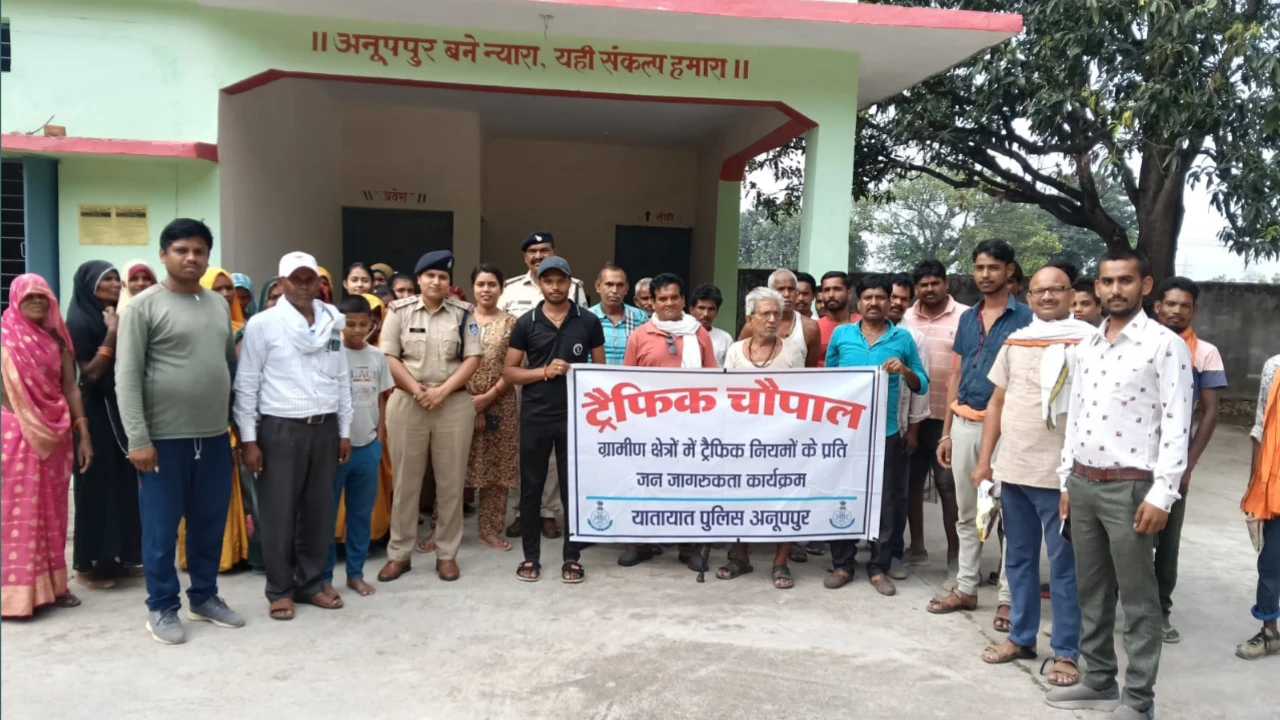 अनूपपुर: ग्राम पंचायत चकेठी में आयोजित हुई ट्रैफिक चौपाल