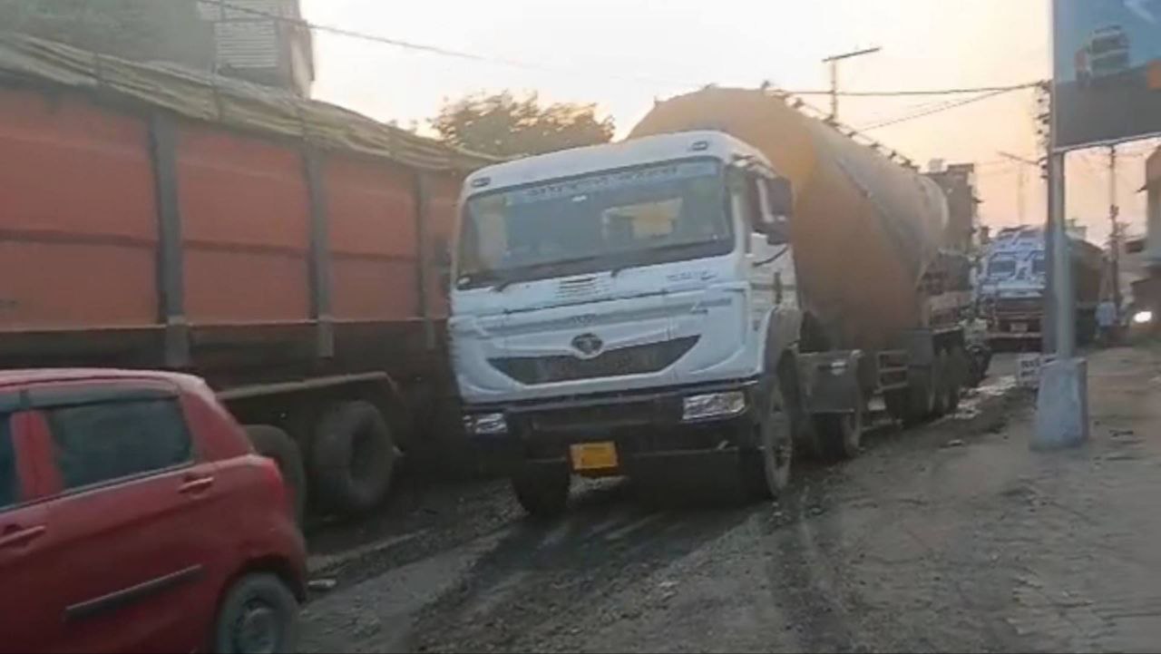 पाली में निर्माणाधीन सड़क पर बिगड़ रही ट्रैफिक व्यवस्था बढ़ रहीं हैं दुर्घटनाएं