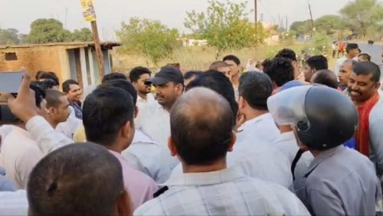 भारतीय मजदूर संघ निगरी के पदाधिकारियों के द्वारा संगठन के मान मर्यादा का उल्लंघन किया गया