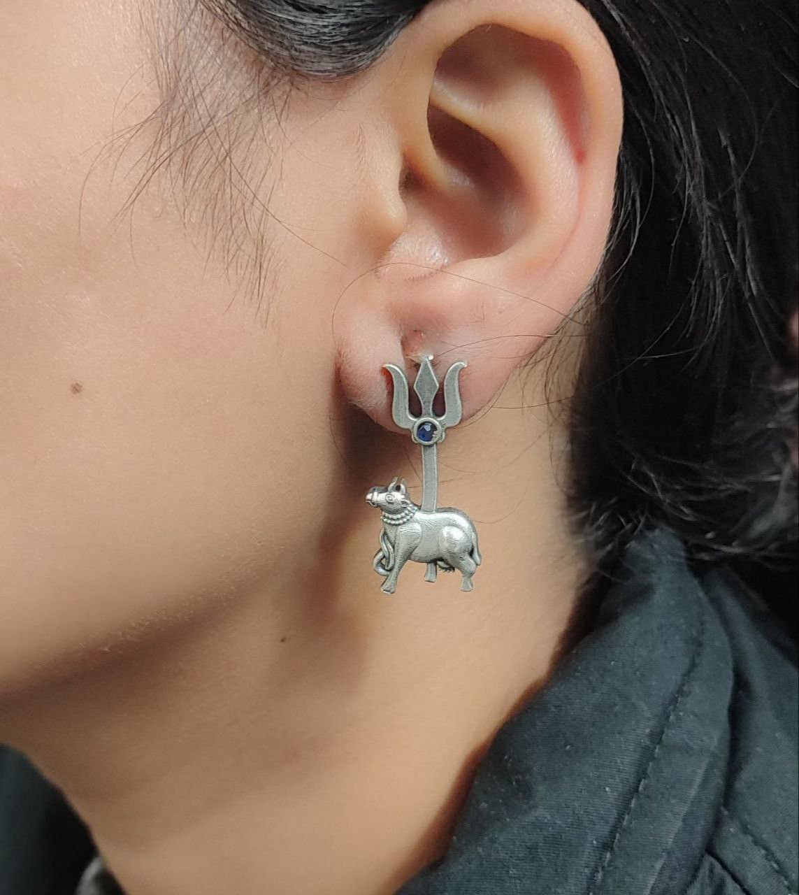 Nandi Earrings Design : Sawan 2025 महोत्सव में मिल जाएगा फैशन गर्ल का सर्टिफिकेट ट्राय करिए ये डिजाईन Nandi Earrings Design : Sawan 2025 महोत्सव में मिल जाएगा फैशन गर्ल का सर्टिफिकेट ट्राय करिए ये डिजाईन