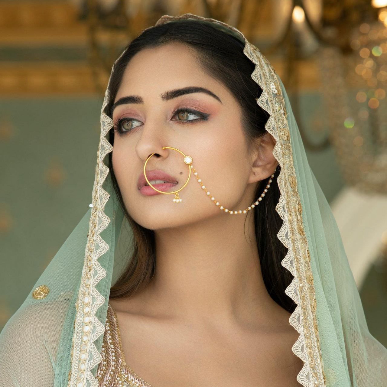 सावन 2025 स्पेशल इन 4 लेटेस्ट Fancy nath design से दमक उठेगा आपका चेहरा