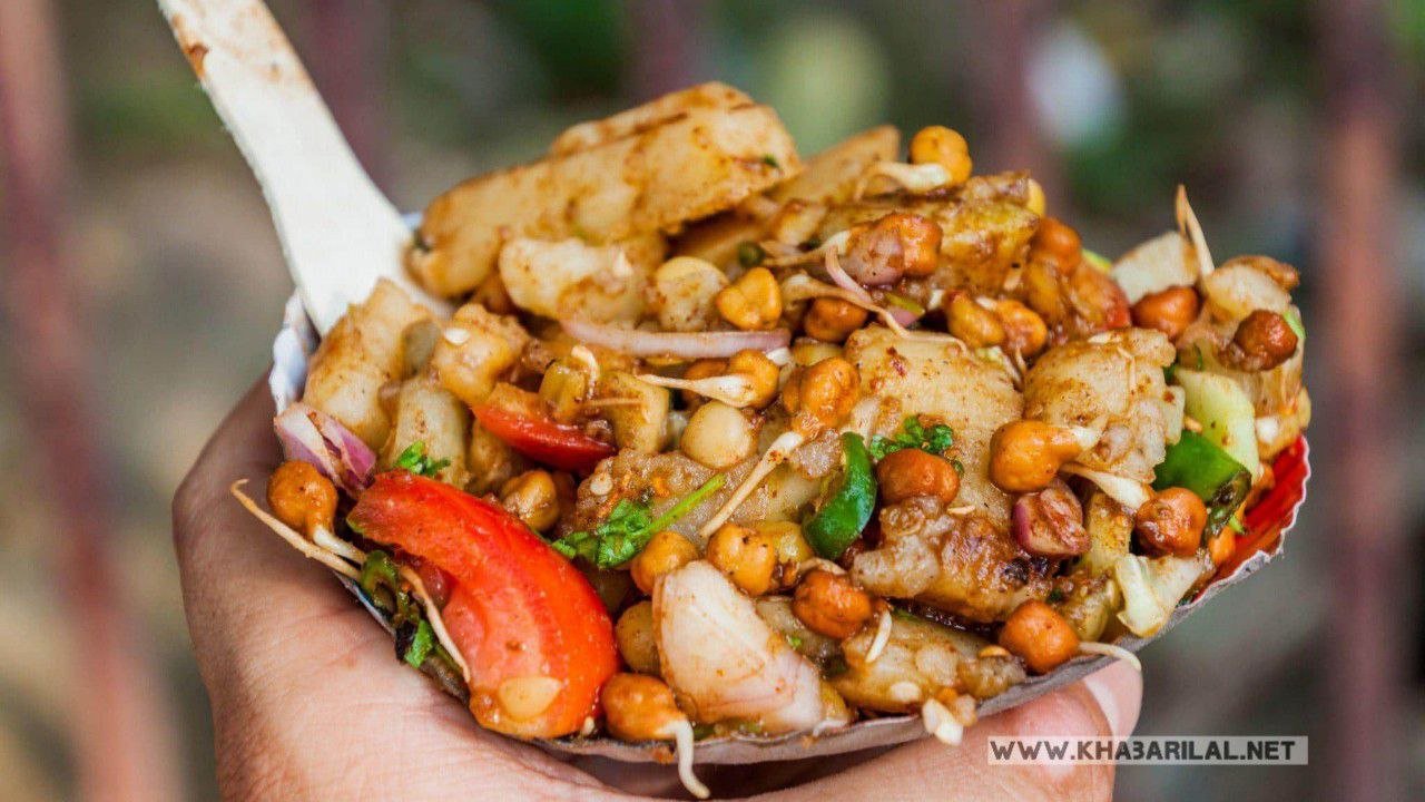 Aaloo Chaat: मन हो चटपटा और तीखा खाने का तो घर पर बने रेस्टोरेंट स्टाइल आलू चाट