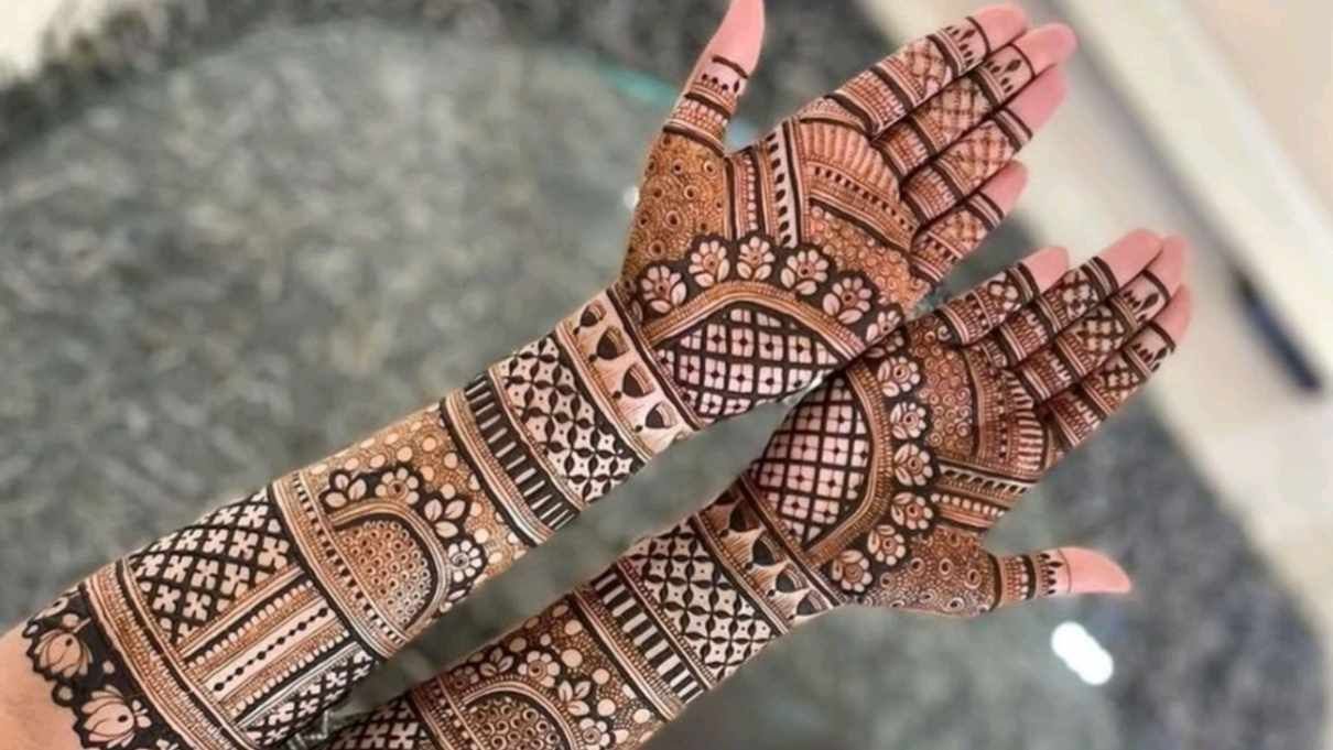 Model Mehndi Designs 2025: छठ पूजा पर हाथों की रौनक बढ़ाएंगी, इन  खूबसूरत मॉडल मेहंदी डिजाइन से!